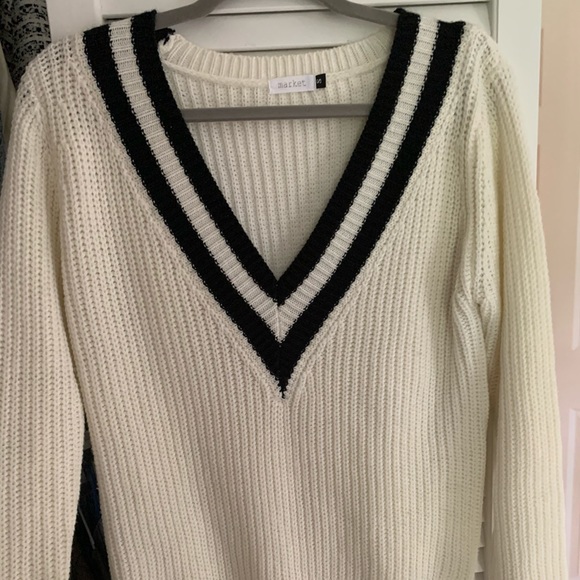 White collegiate sweater - Picture 2 of 2